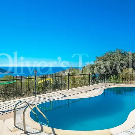 Sleeps 6 Pool Air Con Wifi
