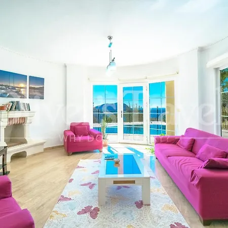 Sleeps 6 Pool Air Con Wifi
