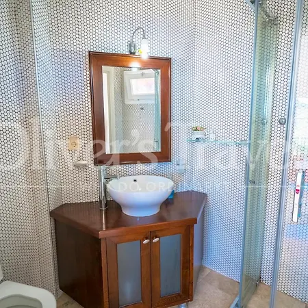 Vila Sleeps 6 Pool Air Con Wifi *